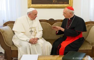 El Papa Francisco conversando con el Cardenal Fernando Filoni (imagen referencial) / Foto: L'Osservatore Romano 