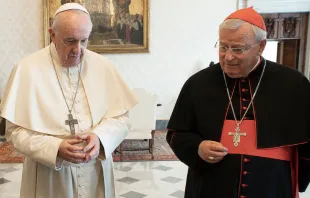 Imagen referencial. Cardenal Gualtiero Bassetti con el Papa Francisco. Foto: Vatican Media 