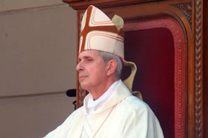 250 sacerdotes respaldan a Cardenal Poli ante acusaciones de corrupción