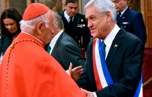 Saludo entre Cardenal Ricardo Ezzati y presidente Sebastiu00e1n Piu00f1era / Foto: Comunicaciones Arzobispado de Santiago 