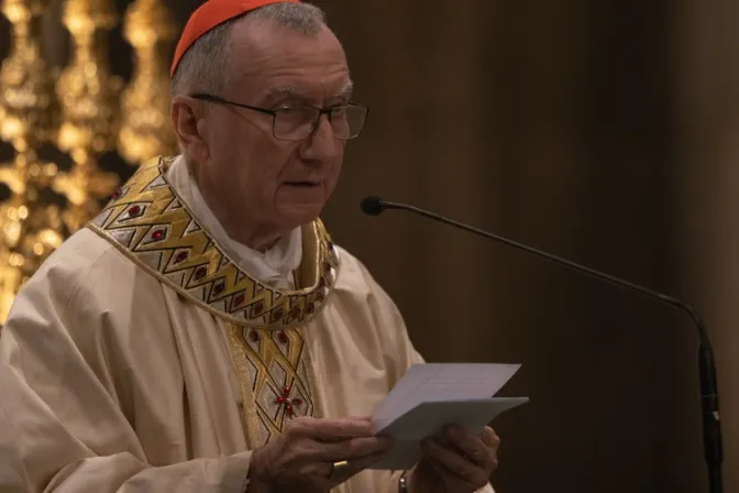 Cardenal Parolin pide que Ucrania “pase de ser un desierto a un jardín floreciente”