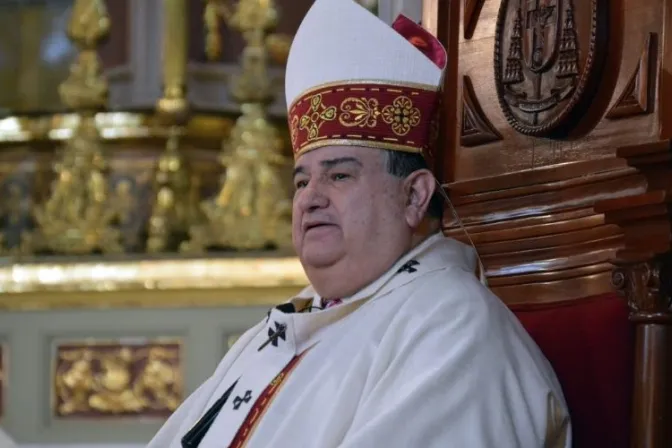 Arzobispo mexicano presenta mejoría ante COVID-19 y podrían retirarle ventilador