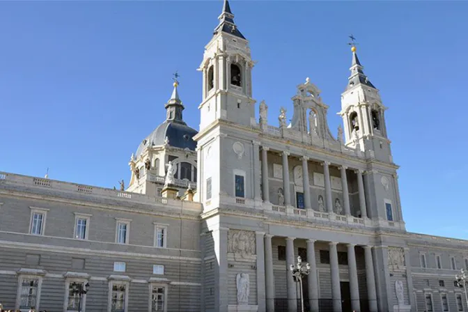 Conoce la catedral de la Almudena a vista de pájaro [VIDEO]