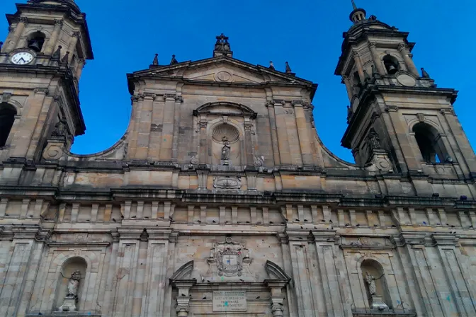 Encapuchados irrumpen en Catedral de Bogotá en plena Misa: Arquidiócesis pide respeto