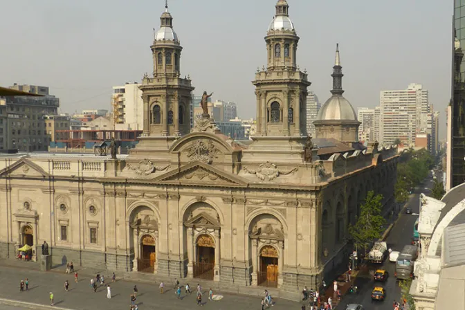 Gobierno de Chile da marcha atrás a prohibición y autoriza celebración de Misas con fieles