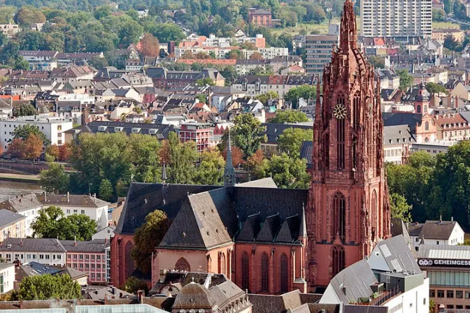 Alemania: Protestantes reciben Eucaristía y mujeres predican homilías en iglesias católicas