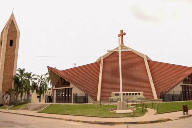 Obispo suspende a sacerdote acusado de abuso sexual en Argentina 