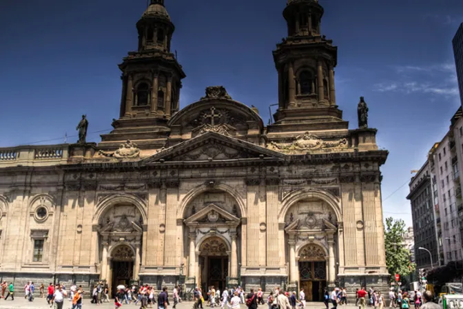 Arzobispado de Santiago informa sobre sacerdote condenado por abuso sexual