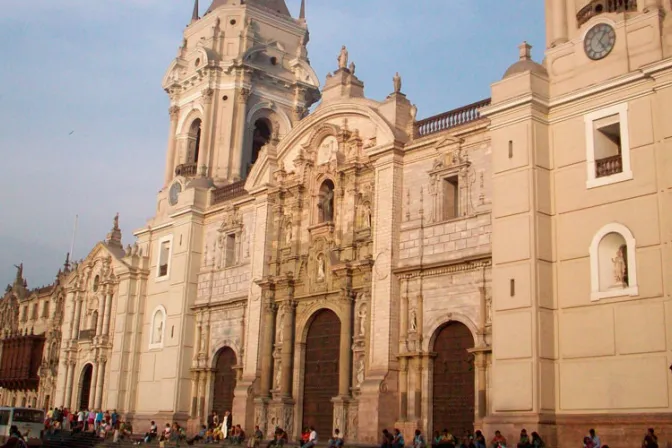 Arquidiócesis primada del Perú anunció que mantendrá iglesias cerradas