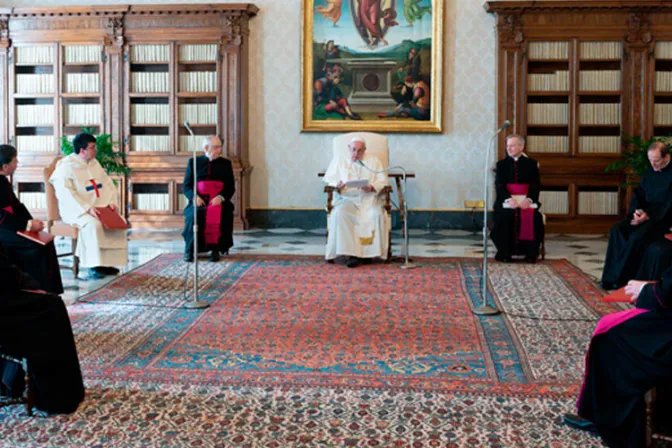 Papa Francisco recuerda que la Virgen no es corredentora: El único redentor es Cristo