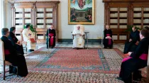 El Papa Francisco pronuncia su catequesis. Foto: Vatican Media