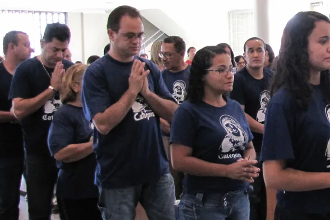 Arzobispo argentino alienta y agradece a los catequistas, en su día, por su ministerio