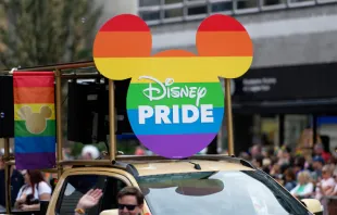 Material visual de Disney con los colores "LGTB". Crédito: Shutterstock 