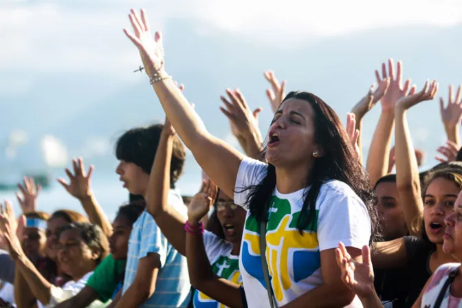 Cifras muestran realidad de católicos y protestantes en América Latina