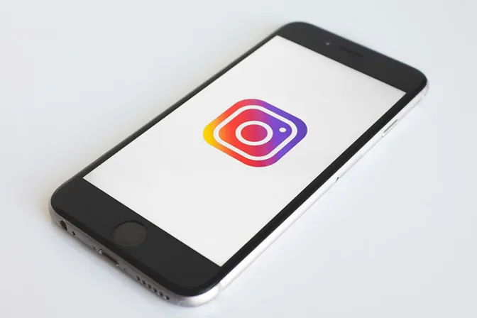 Denuncian nueva censura de Instagram y Facebook a página católica 