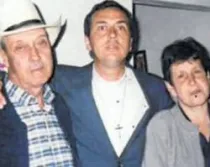 P. César Peña García (al centro, foto El Tiempo)