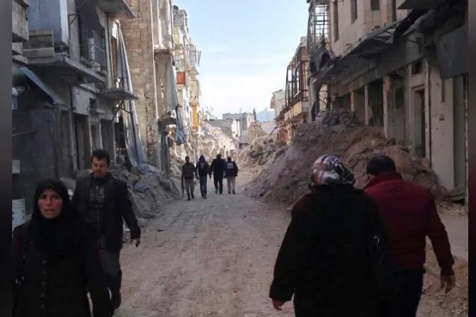 Sacerdote en Siria comparte las duras condiciones de vida tras liberación de Alepo 