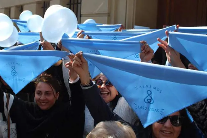 Animan a participar en el “Pañuelazo por las 2 vidas” en Chile 