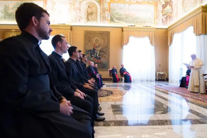 Papa Francisco pide a sacerdotes prevenir algunas “enfermedades” eclesiales