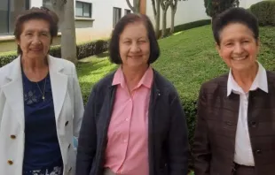 De izquierda a derecha: Teresa Vaca, María Laura Moreno y Griselda Suárez. Crédito: Cortesía Regnum Christi. 