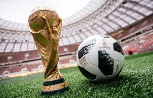 Copa del Mundo y balón oficial Telstar 18. Foto: Adidas. 