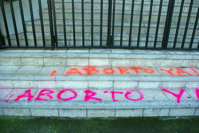 Promotores del aborto atacan sede de Conferencia Episcopal de Costa Rica