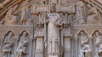 Detalle de Cristo Rey en portada de Catedral de la Magdalena, en Salt Lake City (Estados Unidos). Crédito: David Ramos / ACI.
