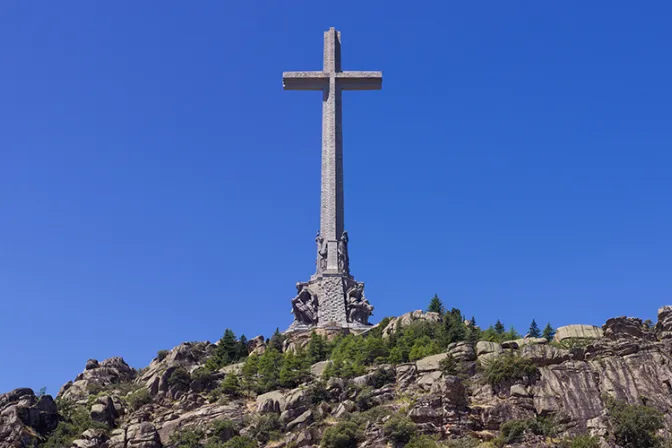 ¿Podrían demoler la histórica cruz del Valle de los Caídos en España?