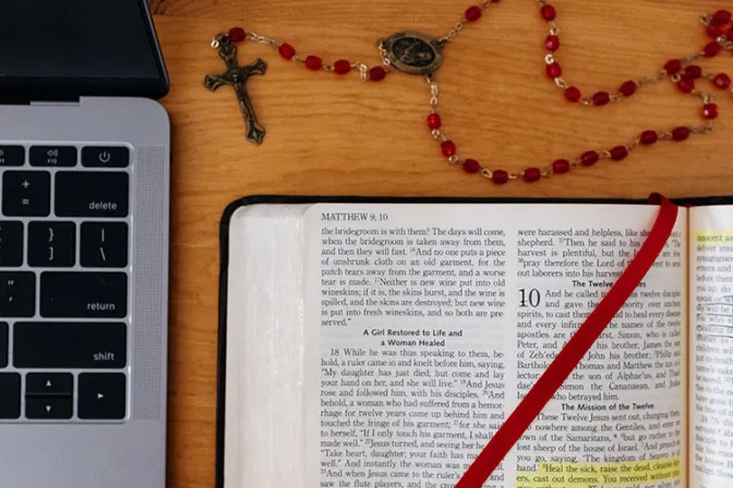 Universidad católica brinda maestría online en Teología Pastoral