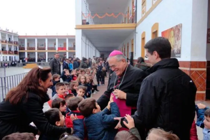 "Es la presencia viva de Cristo que alimenta a su Iglesia", dice Obispo sobre Eucaristía