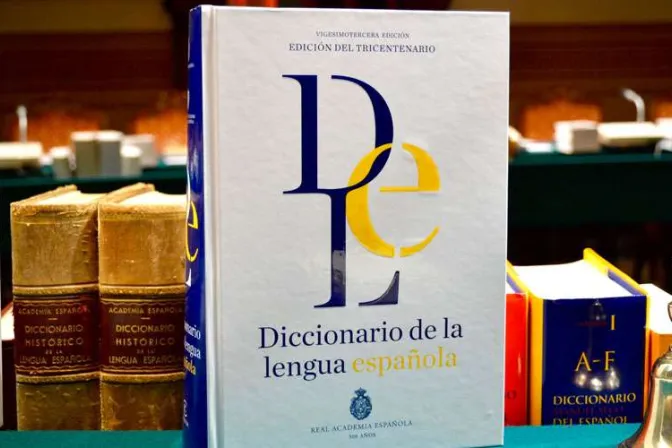 RAE corrige a gobierno de López Obrador por uso de "lenguaje inclusivo"