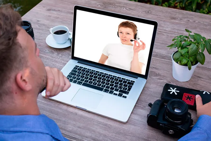 Diócesis abandona popular servicio de videoconferencias por apoyo al aborto