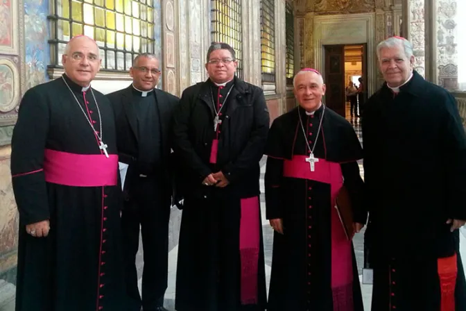 Obispos venezolanos conversaron con Papa Francisco sobre crisis de frontera con Colombia