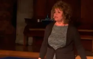 Poetisa Dolors Miquel durante la entrega de premios Ciutat de Barcelona. FOTO: Captura de Pantalla.  