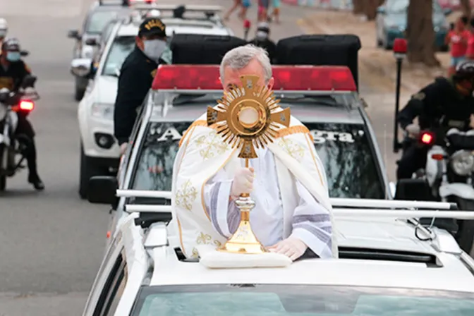 Arzobispo recorre ciudad con el Santísimo en Domingo de Resurrección [FOTOS y VIDEO]