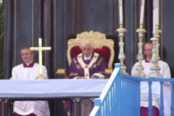 Benedicto XVI alienta a Cuba a hacer realidad sus anhelos con ayuda de Dios