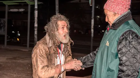 Anciana dedica su vida a la gente sin hogar a ejemplo del Padre Hurtado [VIDEO Y FOTOS]