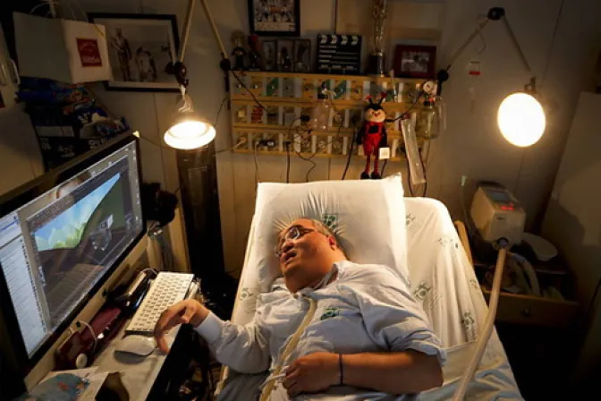 Ha pasado 45 años en cama de un hospital...y cumple sueño de hacer animaciones 3D