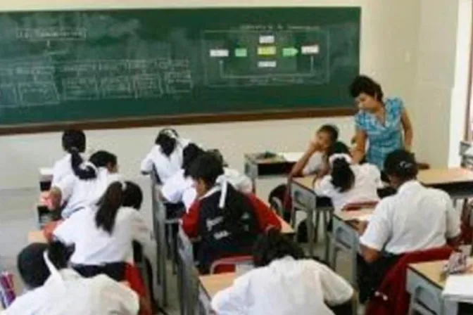 Día del Maestro: Obispos de México alientan pacto social para fortalecer la educación