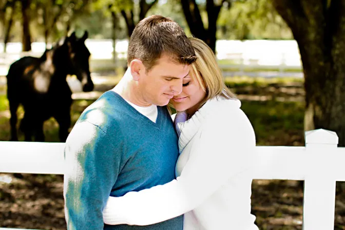 El amor conyugal es más que un sentimiento y exige esfuerzo, recuerda experta