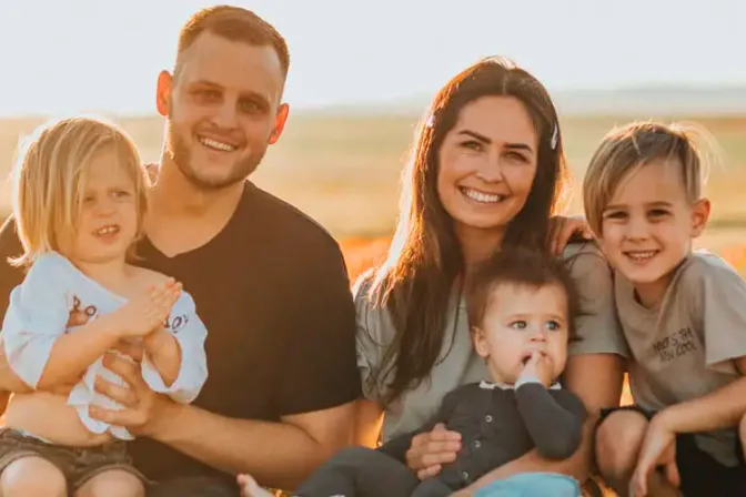 La familia católica es cuna de vocaciones y el primer seminario, recuerda Arzobispo