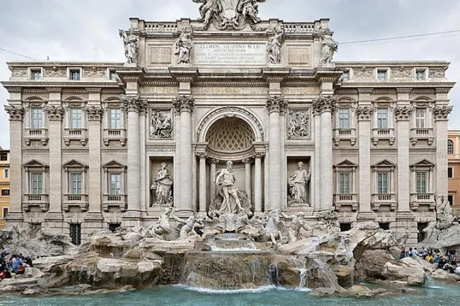 Polémica en Roma: Dinero recaudado en famosa fuente ya no iría destinado a Cáritas
