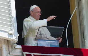 Papa Francisco al presidir el rezo del Ángelus hoy. Foto: L'Osservatore Romano 