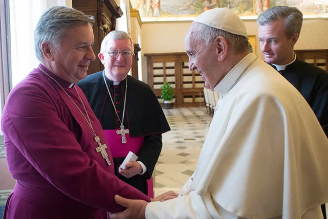 Papa Francisco a anglicanos: Sangre de mártires nutrirá unidad de cristianos