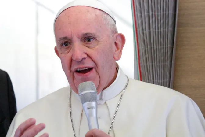 TEXTO COMPLETO Rueda de prensa del Papa Francisco en el vuelo de regreso de Estados Unidos