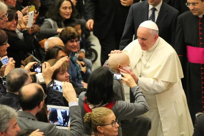 La misericordia debe convertirse en el estilo de vida del cristiano, asegura el Papa