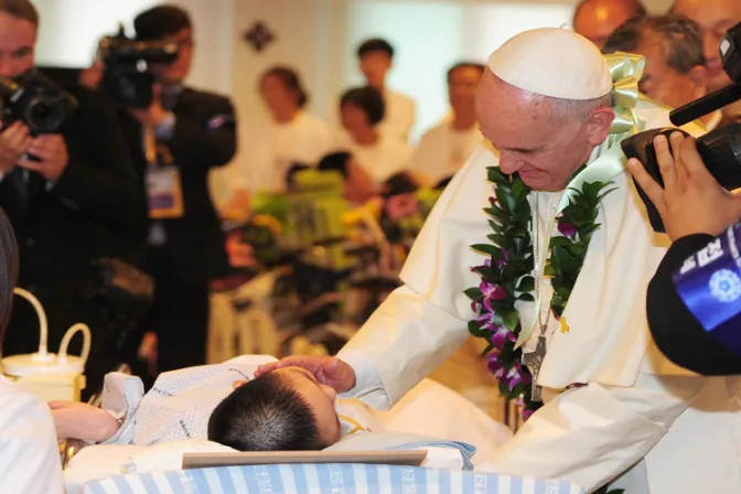 El Papa a enfermeros: La ternura es la llave y la medicina preciosa para los enfermos