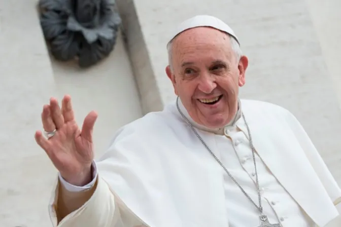 Enfermo piensa que es broma... y cuelga dos veces el teléfono al Papa Francisco