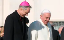 Papa Francisco y Mons. Georg Gänswein. Foto: ACI Prensa