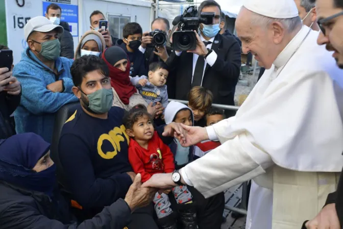 El Papa en Lesbos: Ruego a Dios para que nos despierte del olvido de quien sufre